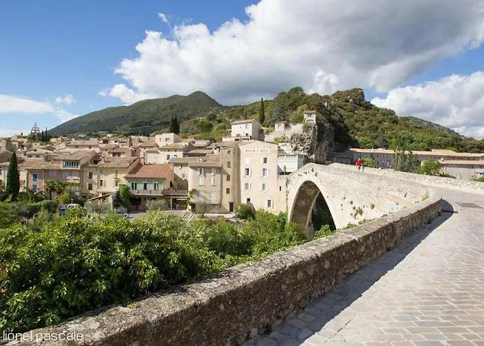 Les Platanes Nyons
